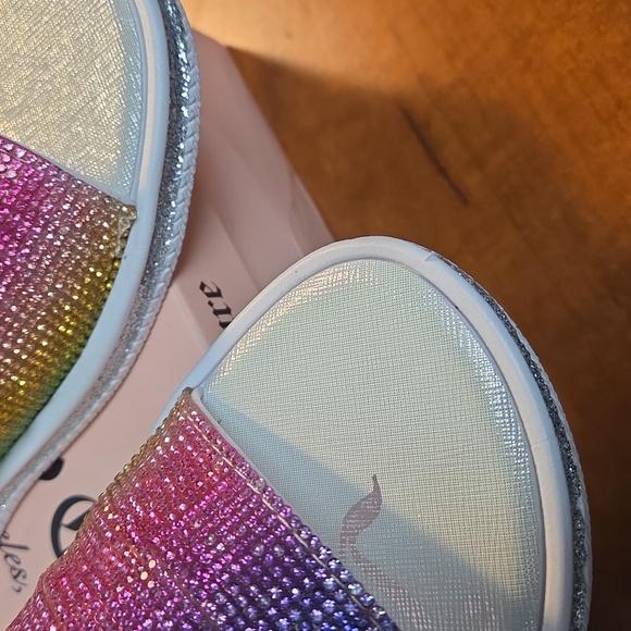 Juicy Couture Glitter Gradient Slides - Picture 16 of 16